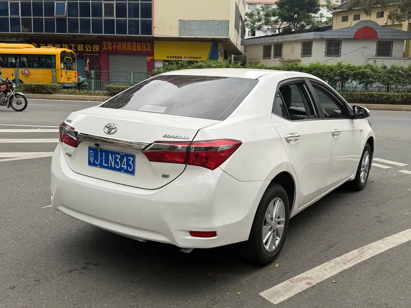Toyota Corolla 2017 1.6L CVT GL фото 6