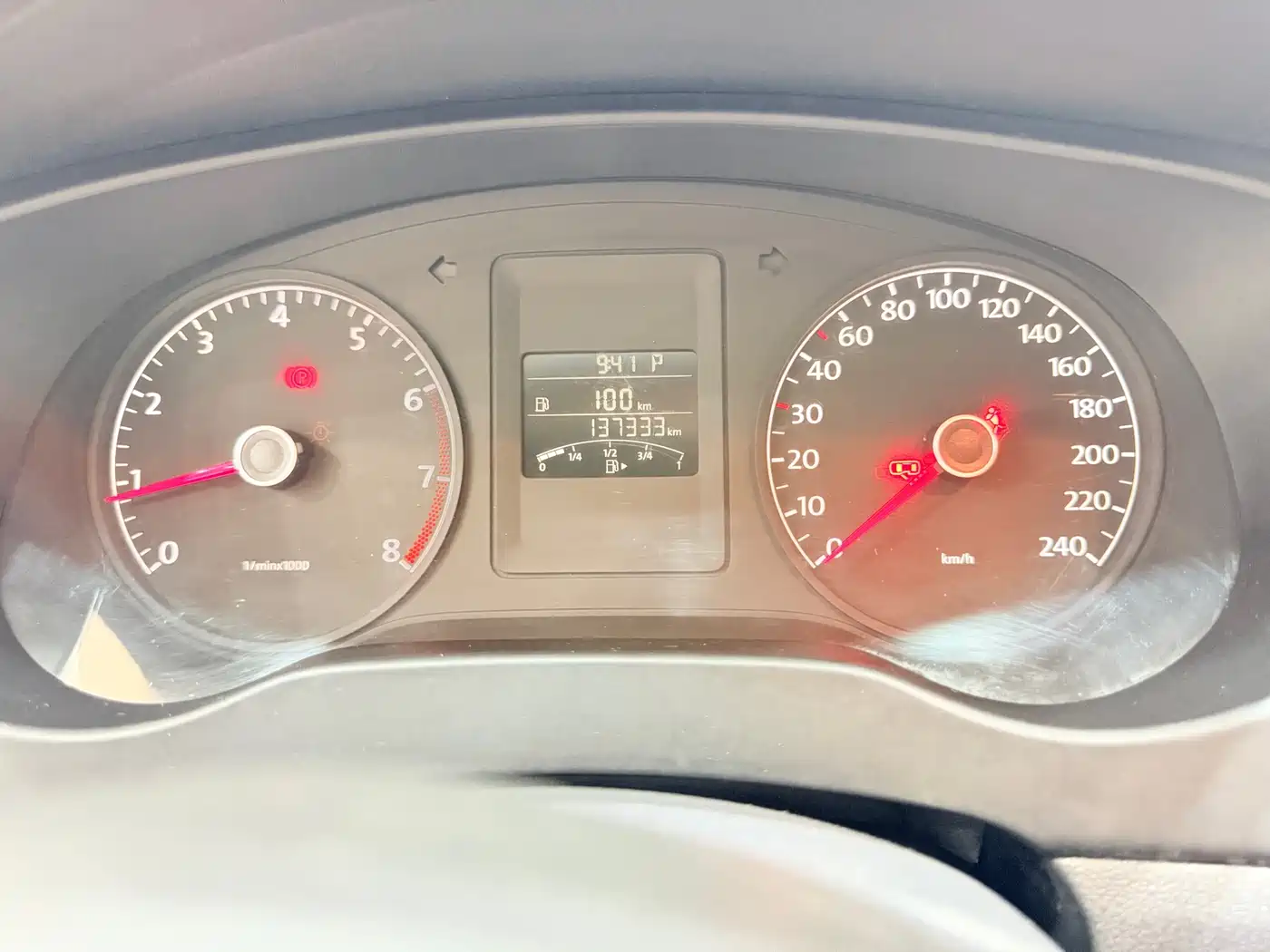 Volkswagen Sagitar 2012 1.6L Automatic Comfort Type фото 9