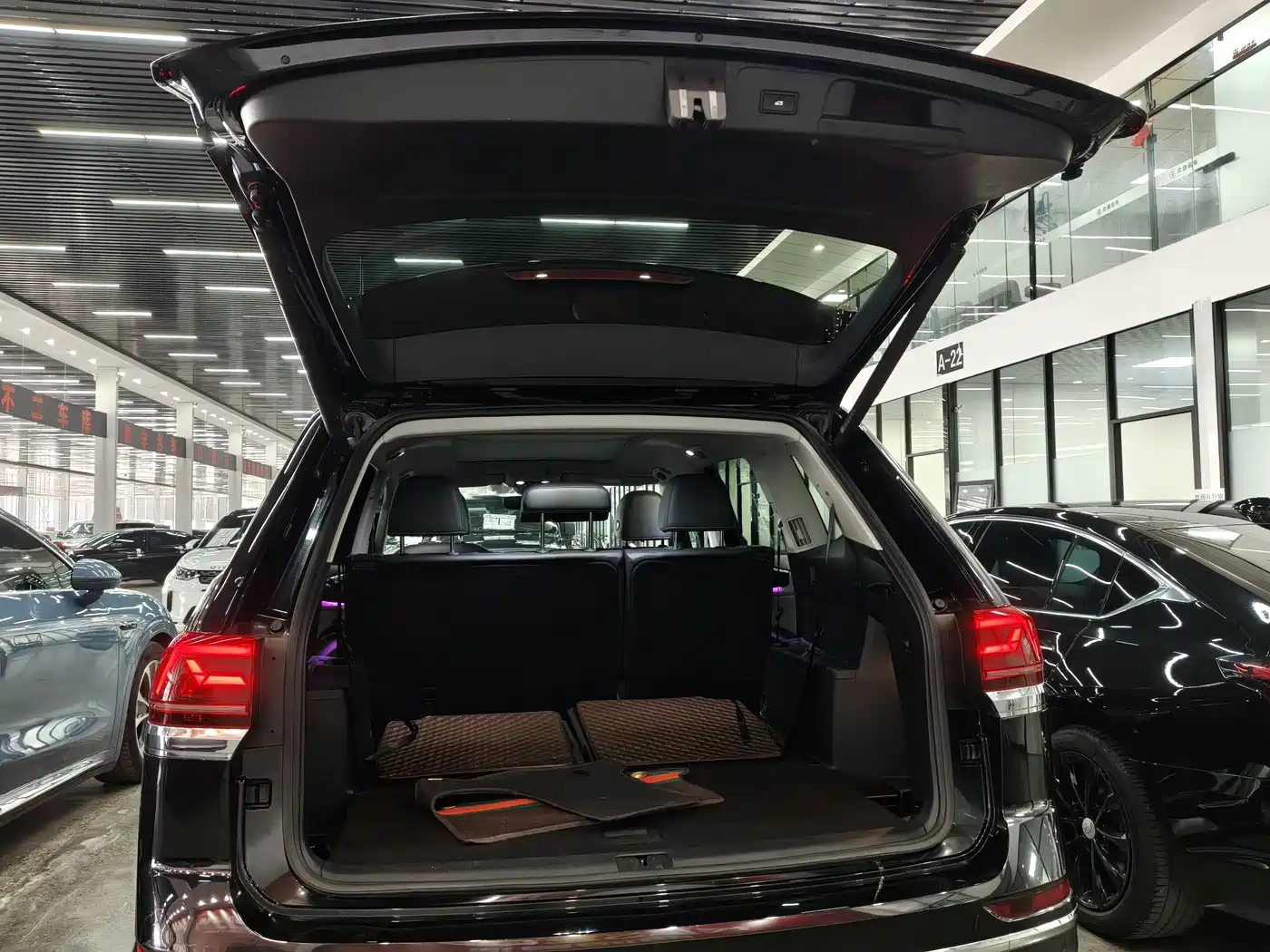 Photo 17 - Volkswagen Teramont