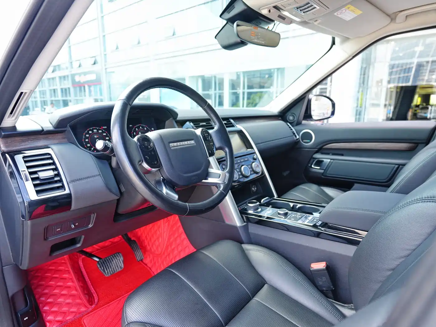 Land Rover Discovery 2018 3.0 SC V6 HSE фото 6