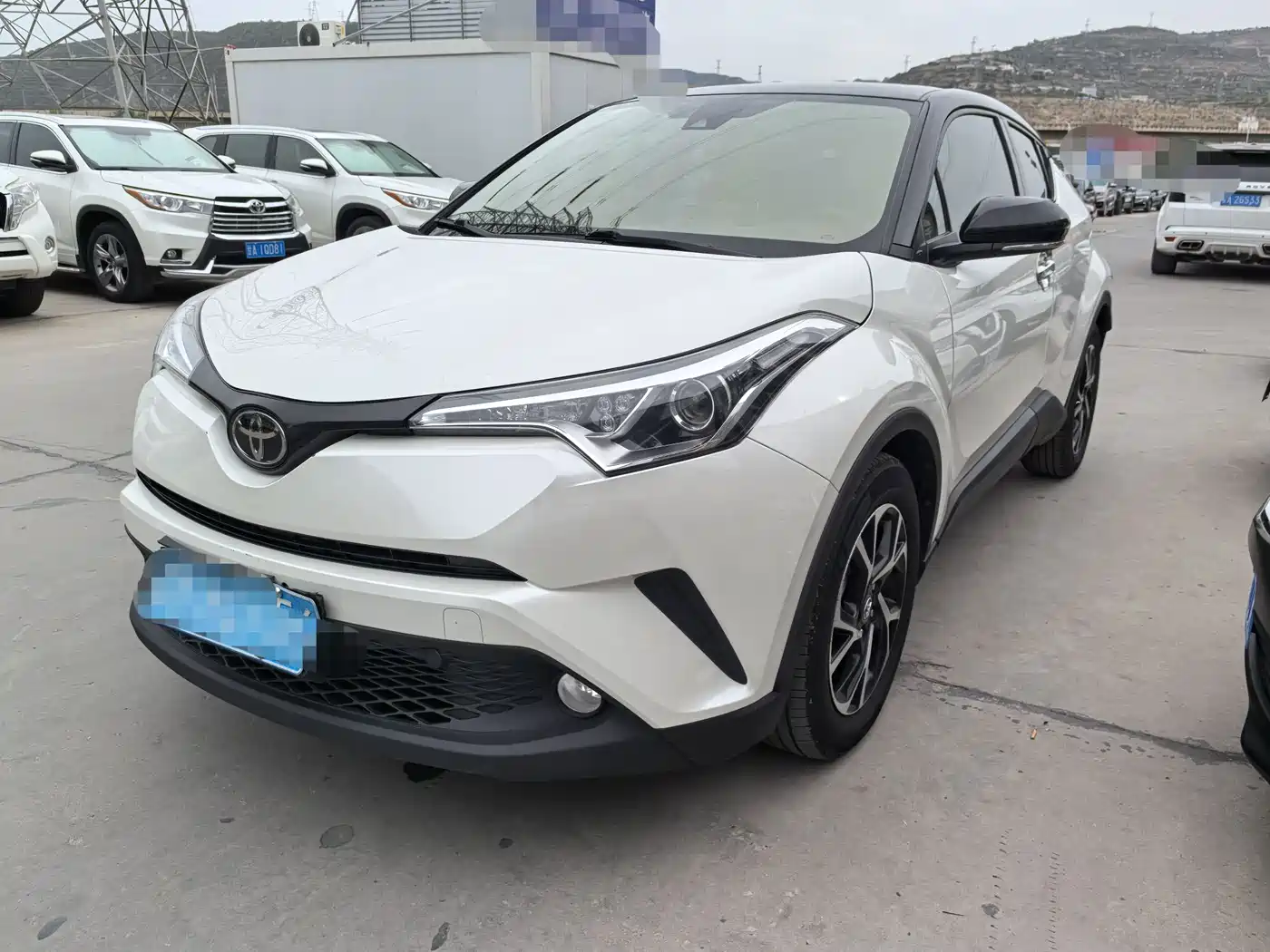 Toyota C-HR 2020 Model 2.0L Leading