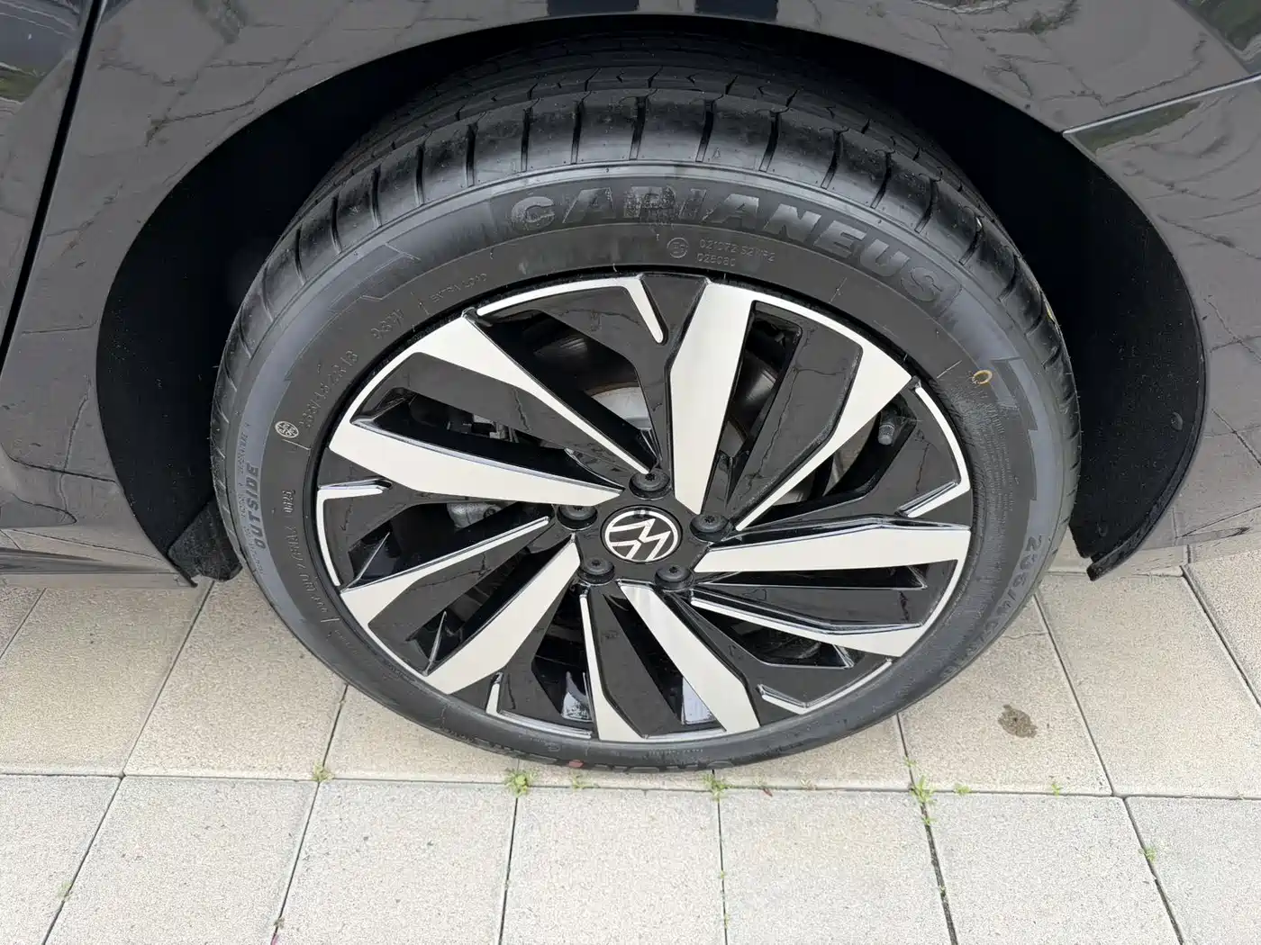 Volkswagen Passat 2023 280TSI Business Edition фото 6