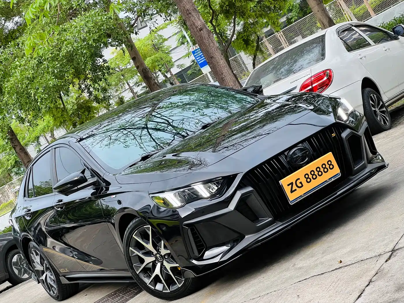 GAC Trumpchi Trumpchi Emkoo 2023 270T DCT J16 Edition фото 4