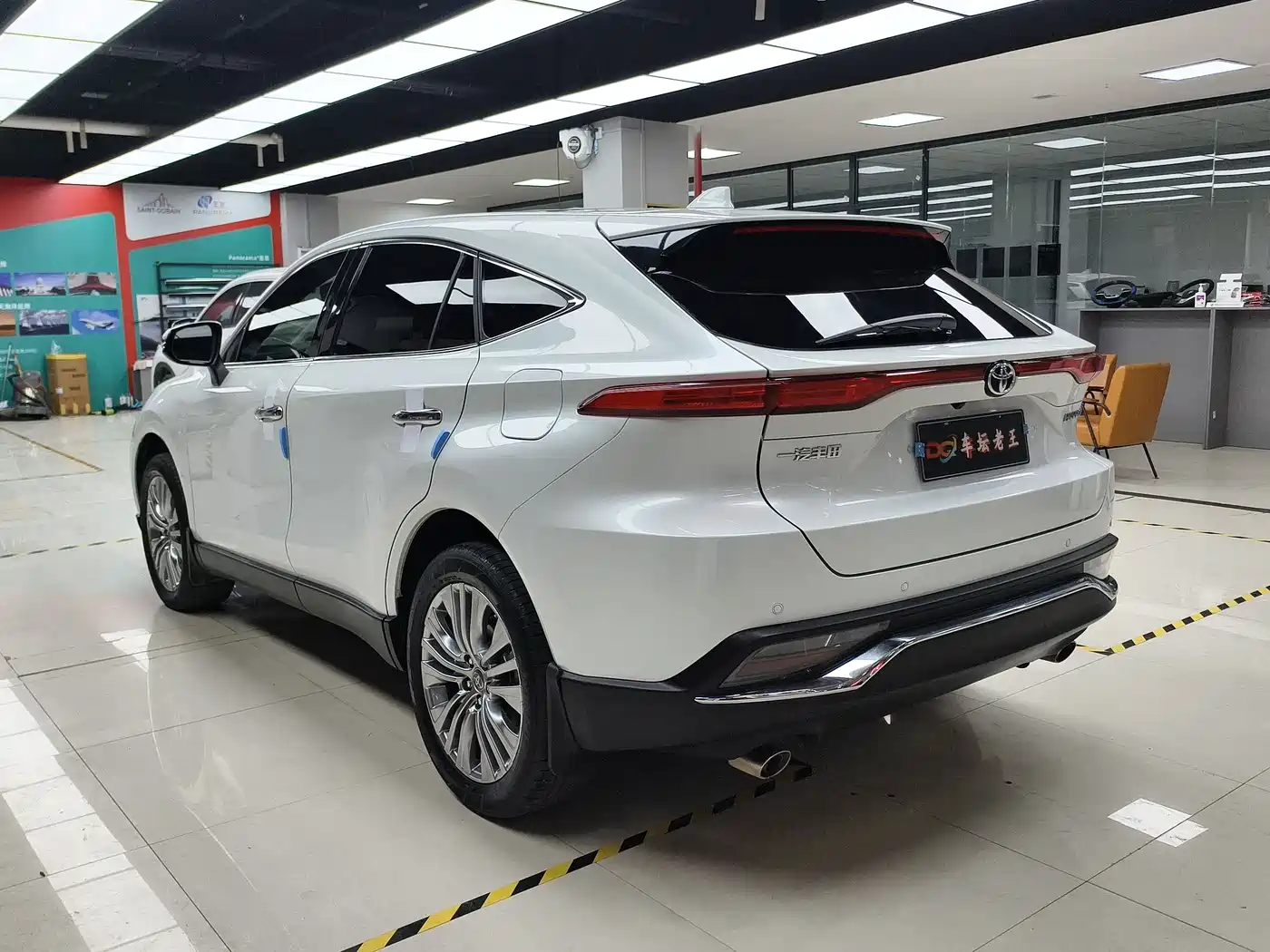 Toyota Lingfang HARRIER 2022 2.0L CVT 2WD Premium Edition фото 5