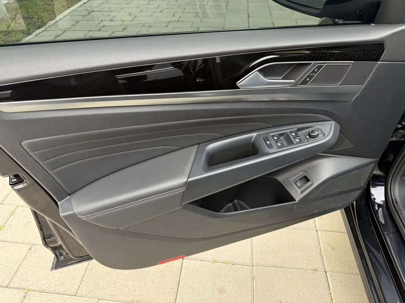 Volkswagen Passat 2023 280TSI Business Edition фото 12