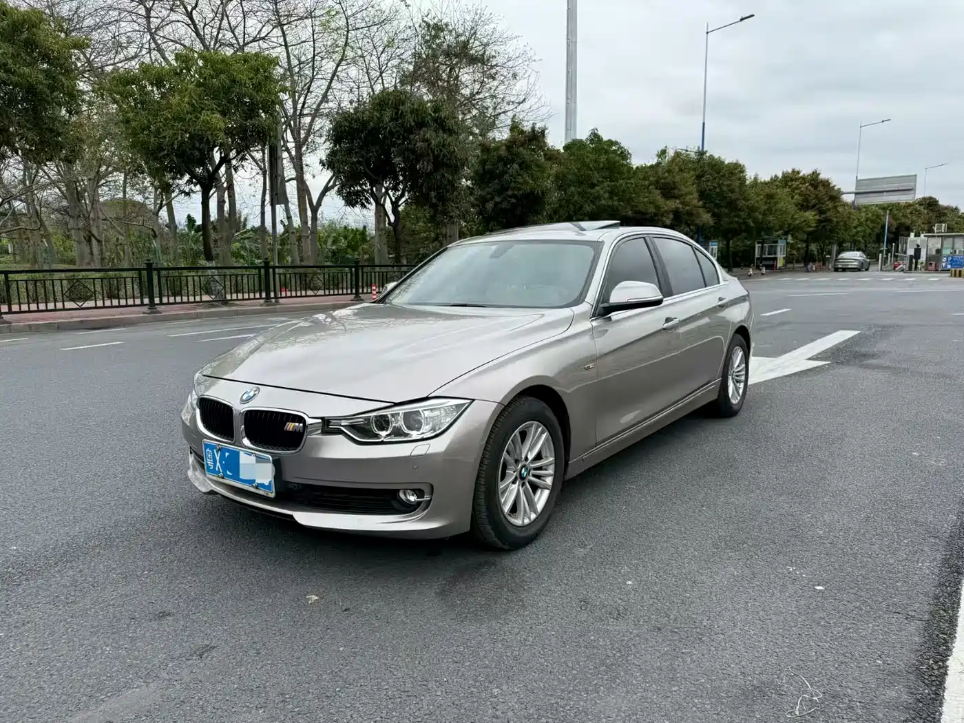 BMW 3 Series 2013 320Li Fashion Model