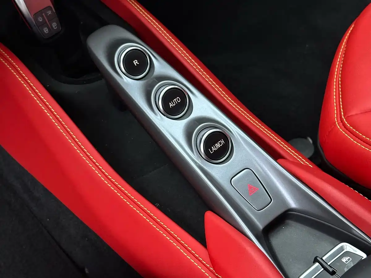 Ferrari F8 2022 2019 Tributo 3.9T V8