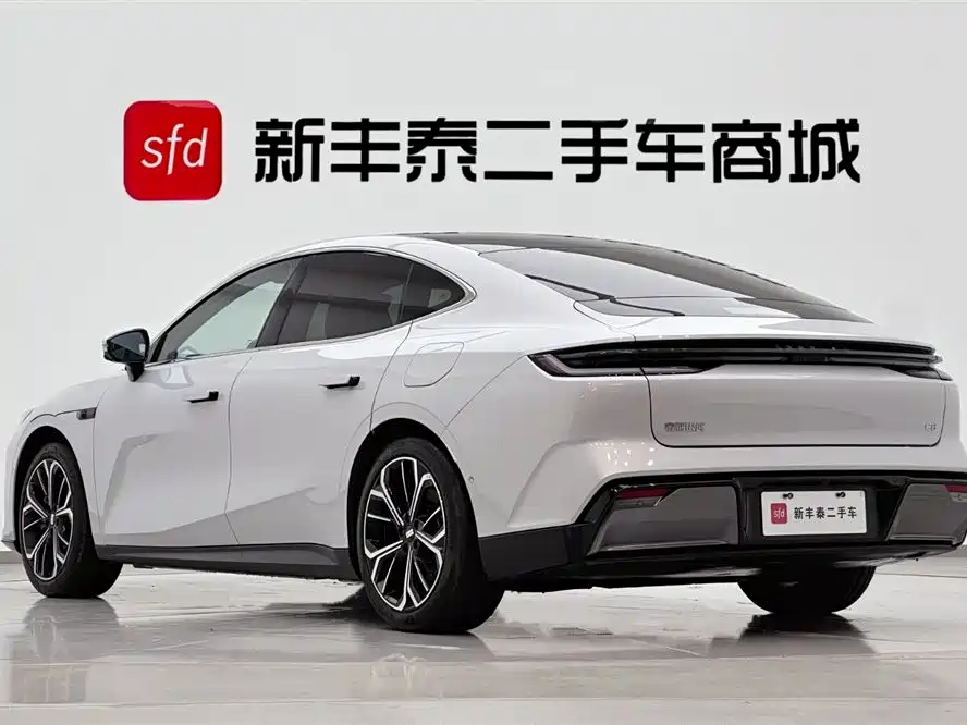 Geely Galaxy Galaxy E8 2025 700km Long Voyage Smart Drive Edition фото 6