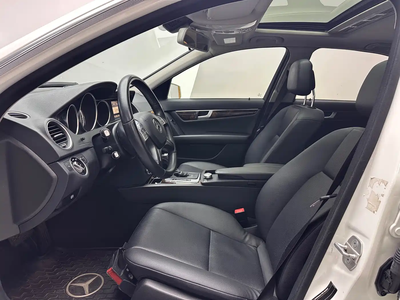 Mercedes-Benz C-Class 2013 C 260 Elegance Grand Edition фото 3