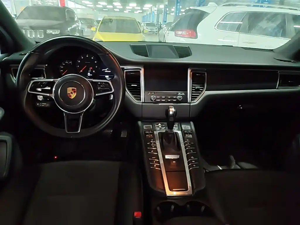 Porsche Macan 2017 Macan 2.0T фото 10