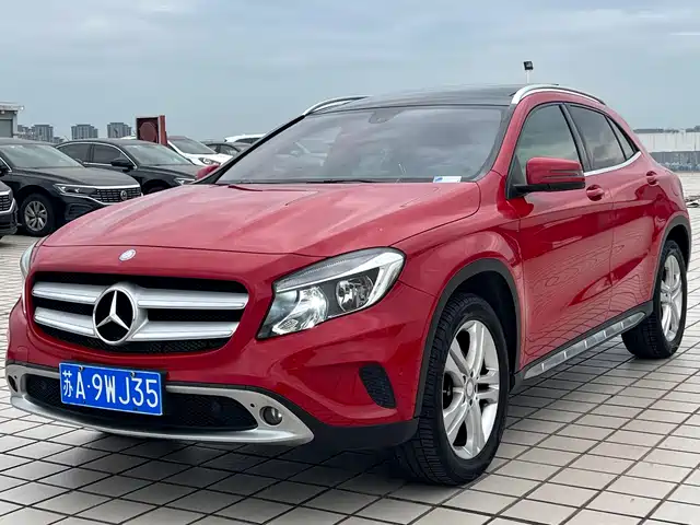Mercedes-Benz GLA 2015 GLA 200 Dynamic — фото 1