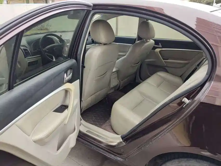 Geely Emgrand 2015 2014 Sedan 1.3T CVT Elite