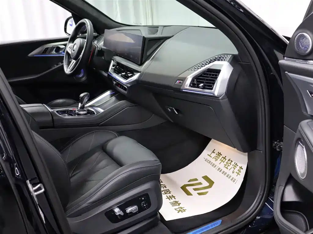 BMW XM 2023 50e фото 24