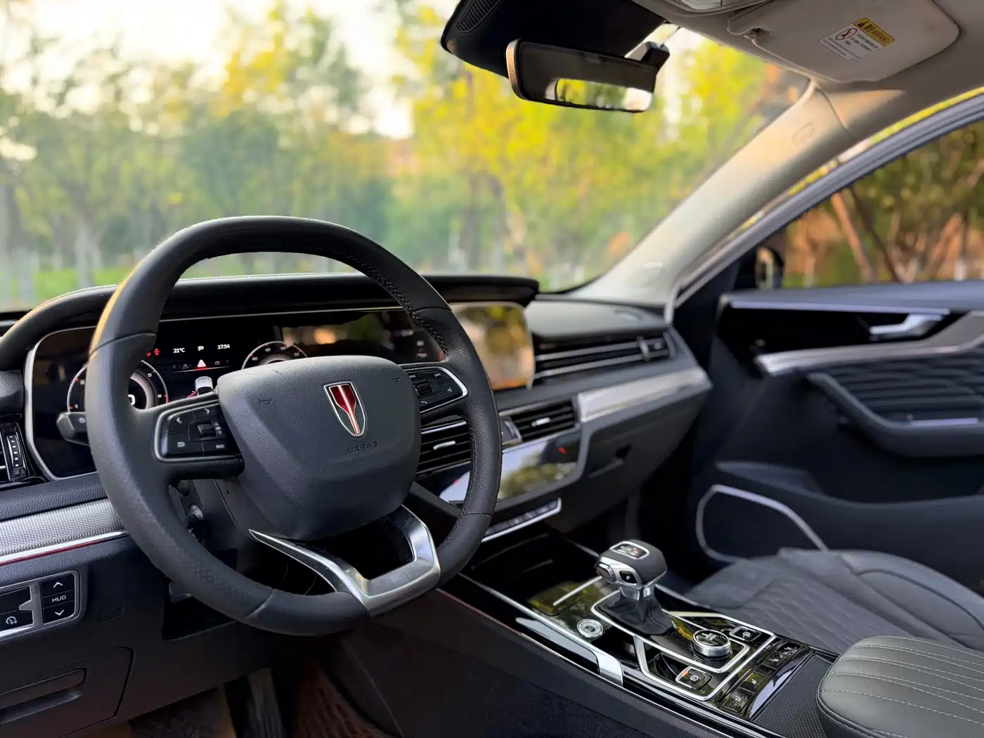Hongqi HS5 2022 Facelift 2.0T Smart Flag Enjoyment Edition фото 5