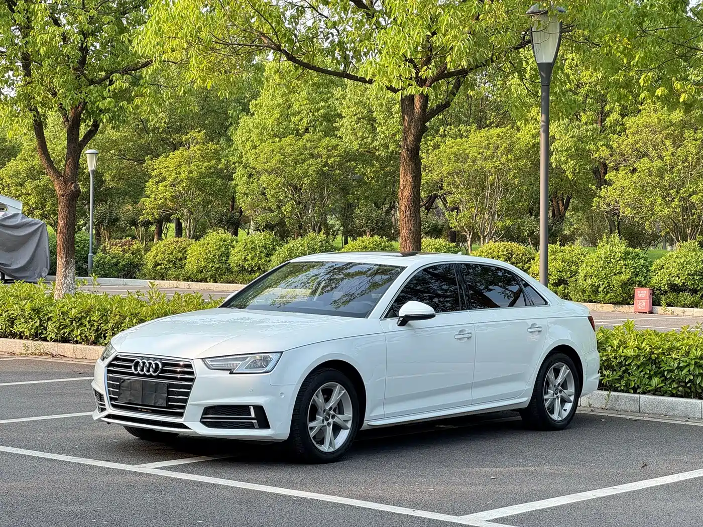Фото 1 - Audi A4L