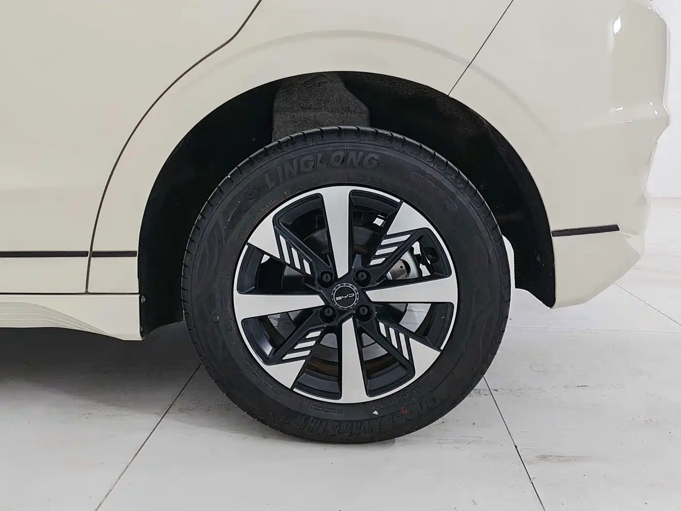 BYD e2 2024 2023 Luxury Model