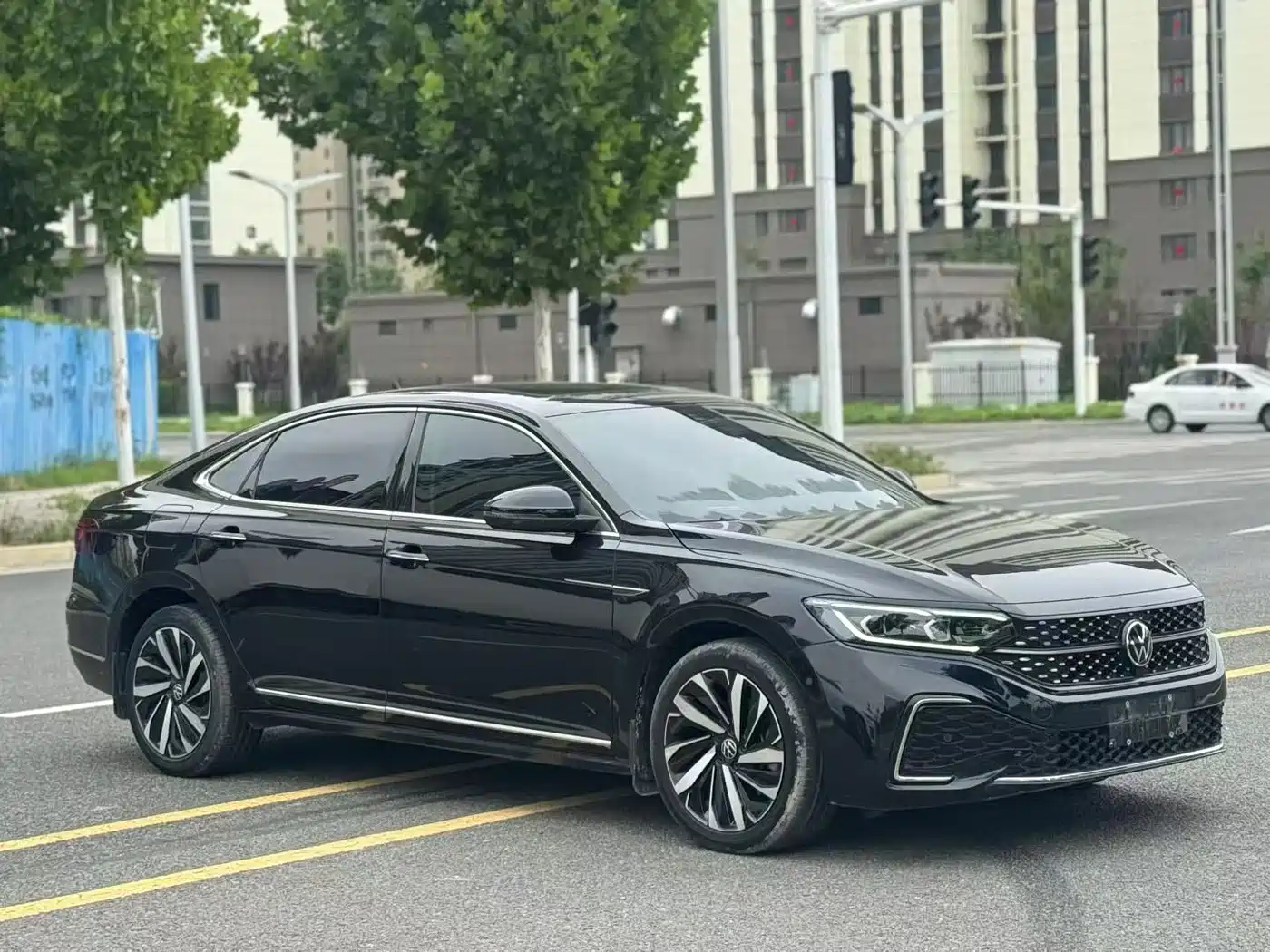 Photo 3 - Volkswagen Passat