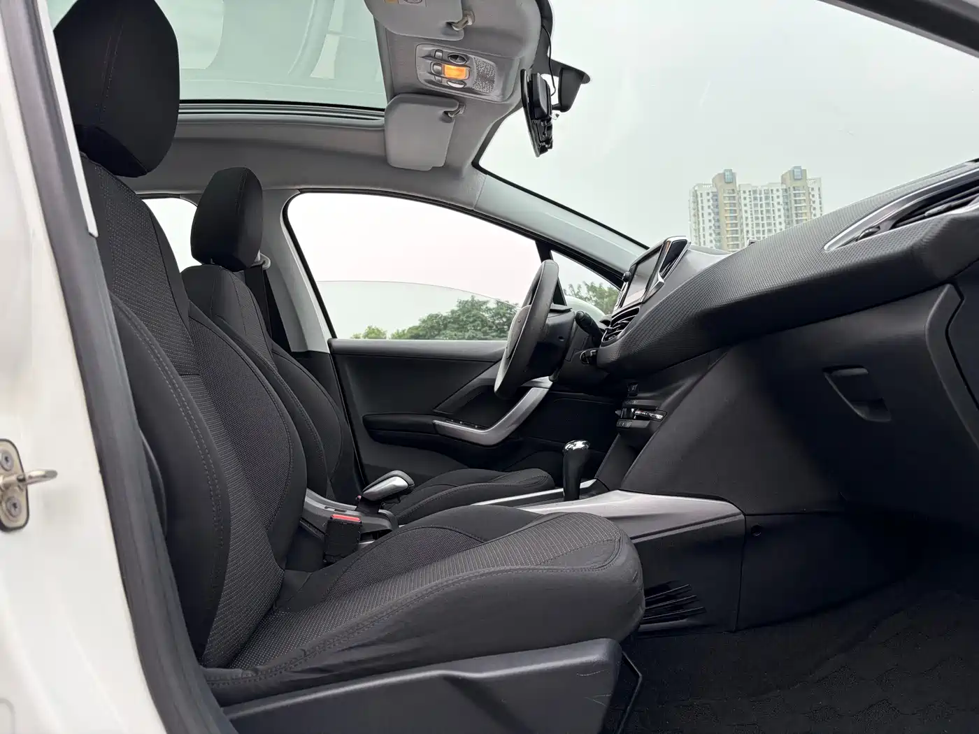 Peugeot 2008 2015 2014 1.6L Automatic Fashion Edition