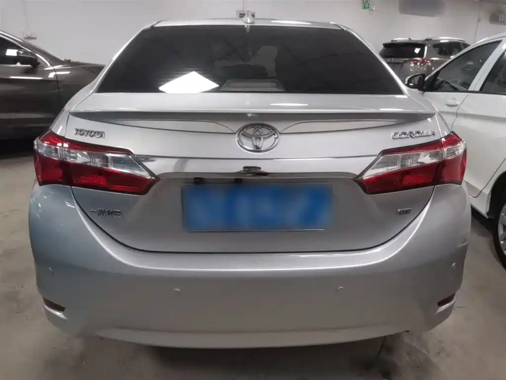 Toyota Corolla 2014 1.6L CVT GL фото 6