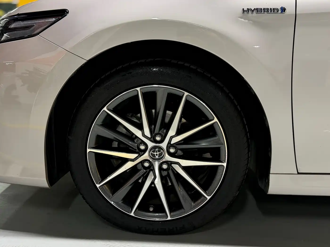 Toyota Camry 2021 Hybrid 2.5HG Luxury Edition фото 23