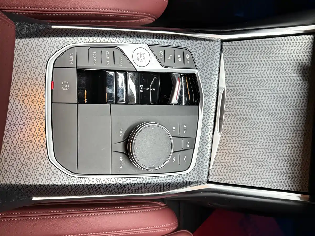 BMW 3 Series 2024 325Li M Sport Package фото 9