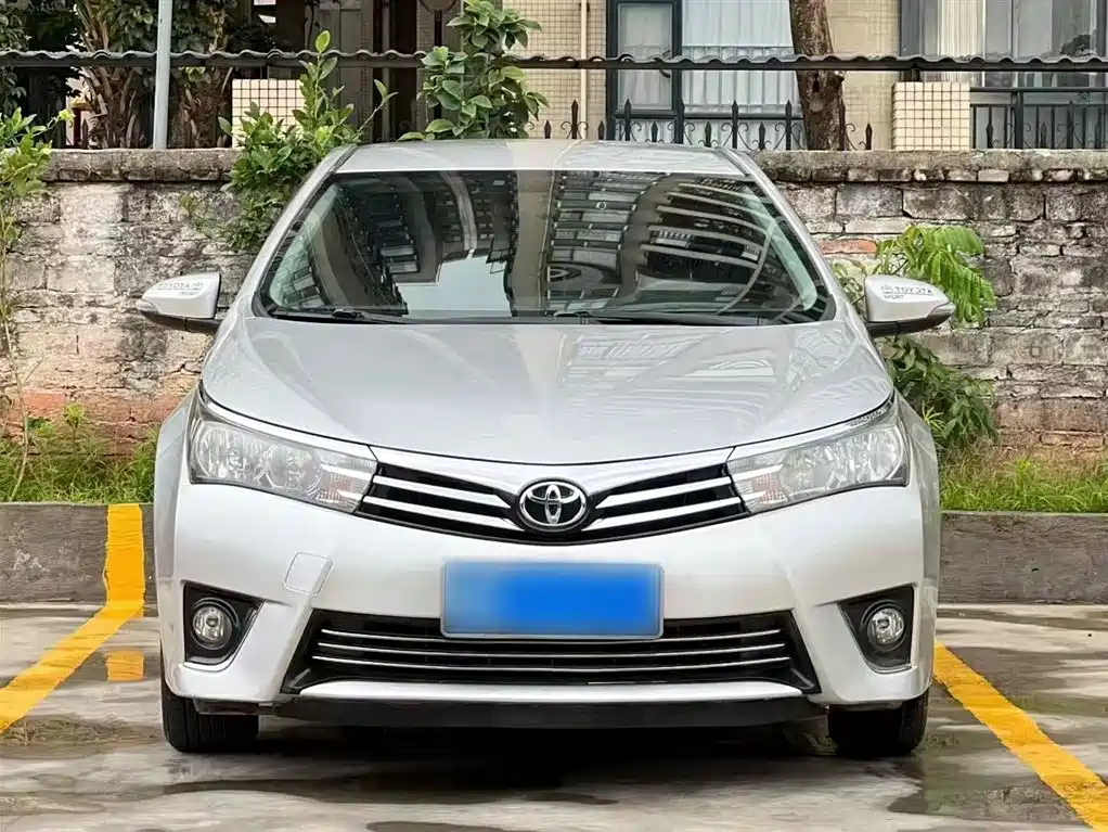 Toyota Corolla 2014 1.6L CVT GL фото 3