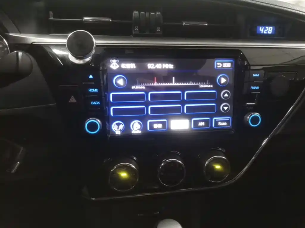 Toyota Corolla 2014 1.6L CVT GL фото 13