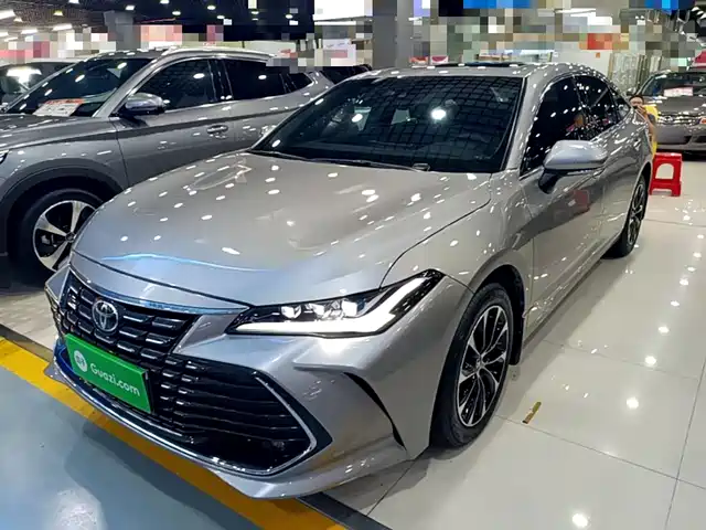 Toyota Avalon 2.0L, Люкс