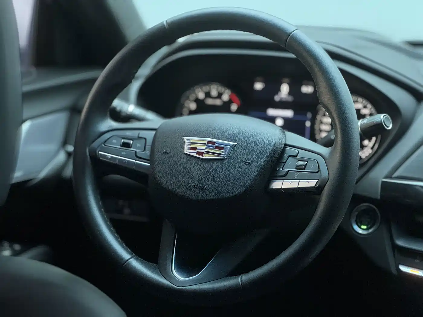Cadillac CT4 2024 2023 28T Luxury Model