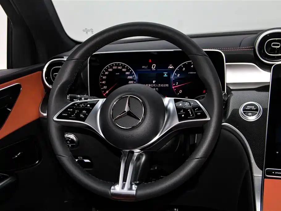 MERCEDES-BENZ GLC