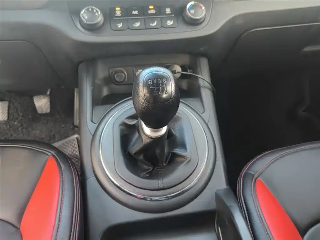 Kia Sportage 2015 2.0L Manual 2WD GL фото 14