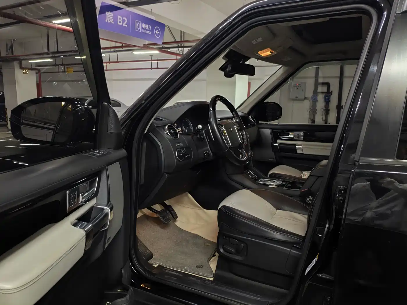 Land Rover Discovery 2014 3.0 SC V6 XXV Edition фото 3