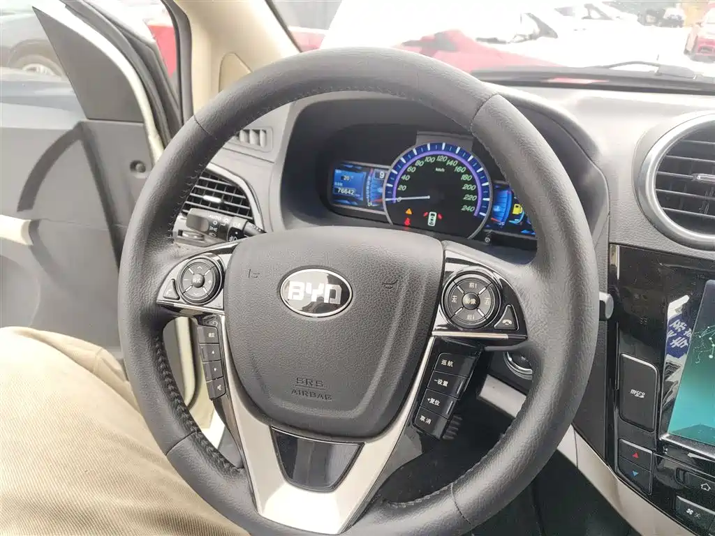 BYD S7 2016 1.5T Manual Premium Model фото 7