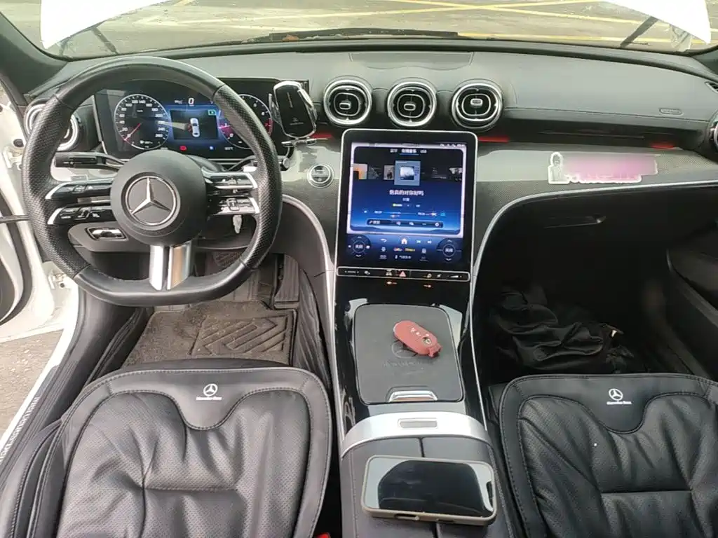 Photo 10 - Mercedes-Benz C-Class