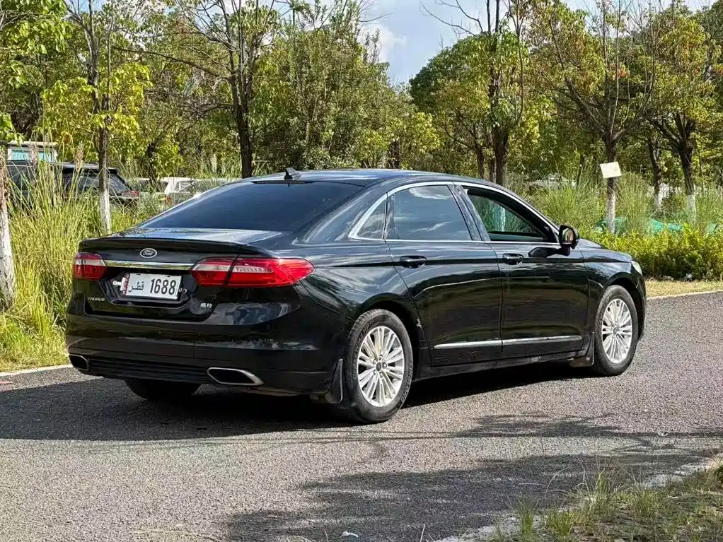 Фото 7 - Ford Taurus
