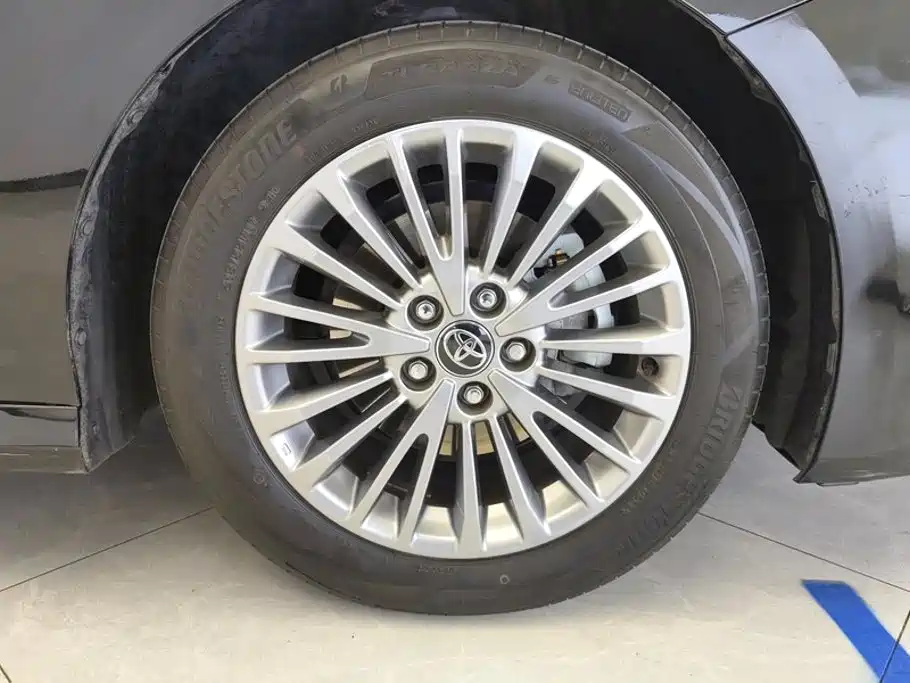Toyota Camry 2025 2024 Hybrid 2.0HE Elite Edition