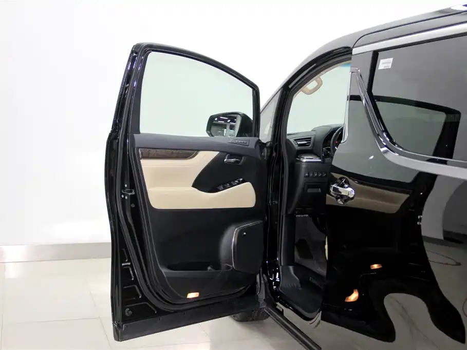 Toyota Alphard 2021 Hybrid 2.5L Premium фото 5