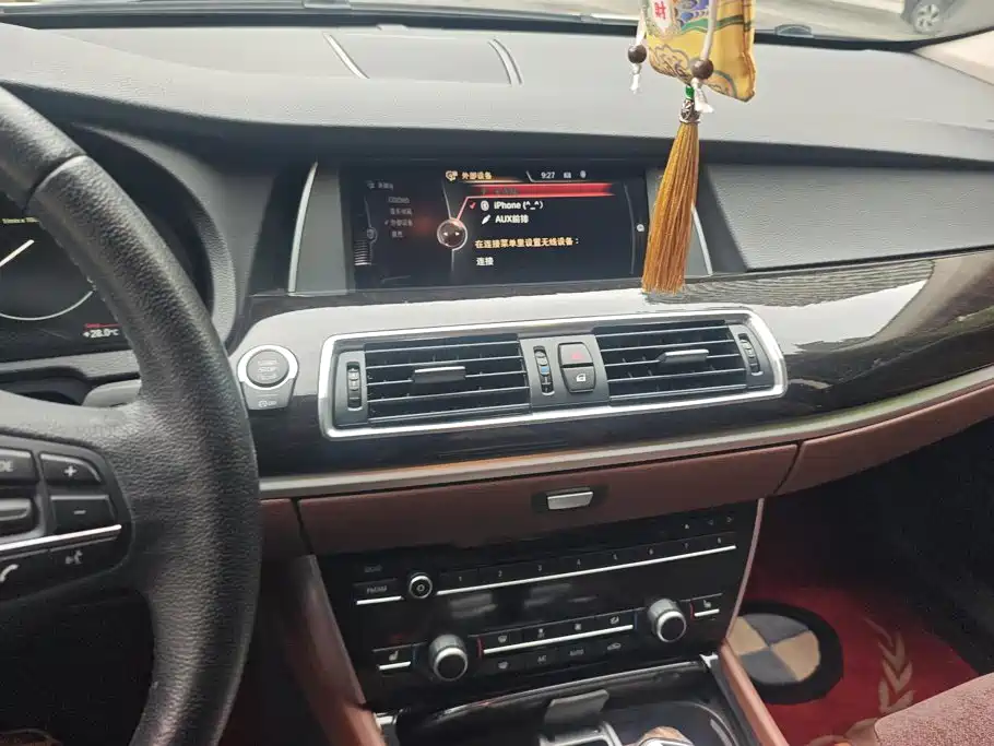 BMW 5 Series GT 2016 2015 528i Leading
