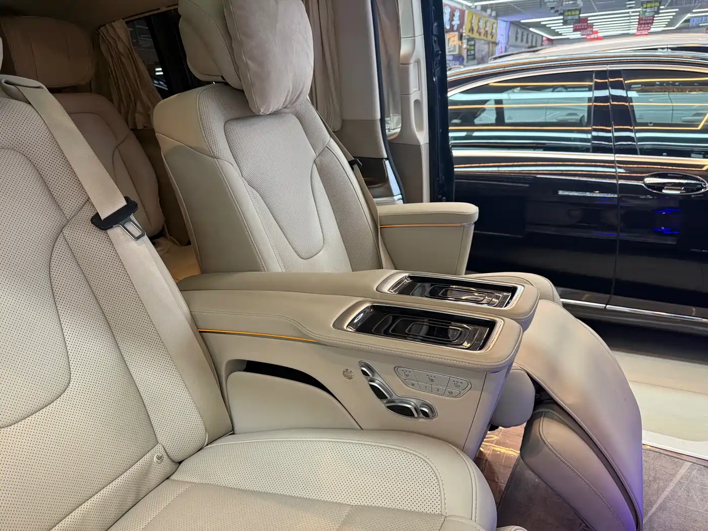 MERCEDES-BENZ V-CLASS