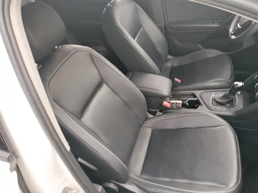 Фото 20 - Volkswagen Tiguan L