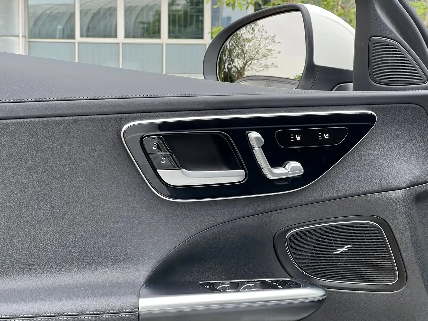 Mercedes-Benz C-Class 2025 Facelift C 260 L Sport Edition фото 13