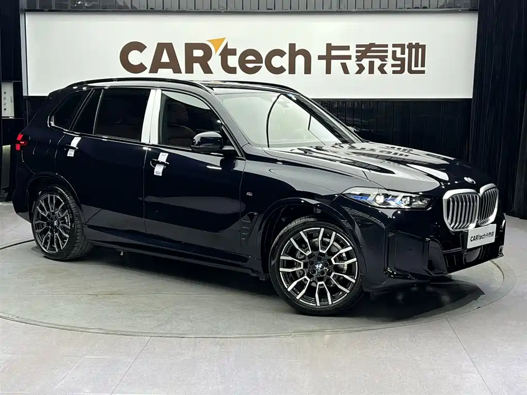 BMW X5 2025 Model xDrive 40Li M Sport Blackout Package фото 2