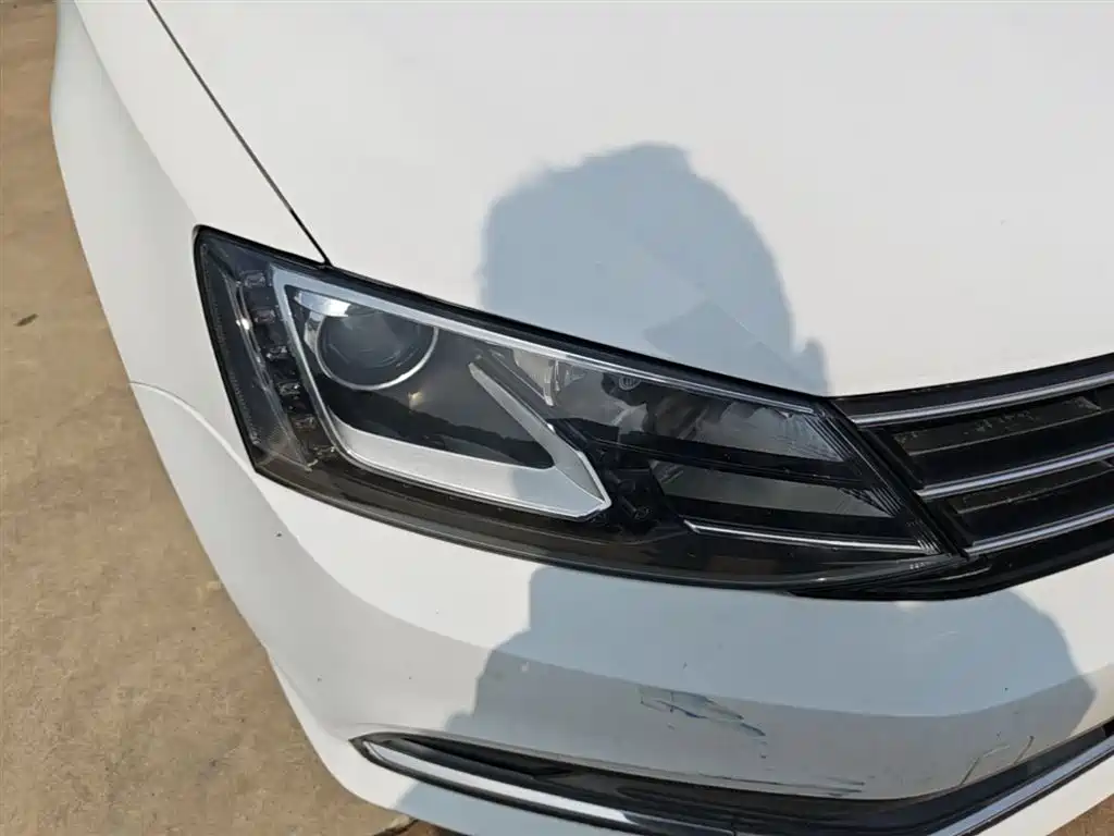 Volkswagen Sagitar 2015 230TSI Automatic Comfort фото 13