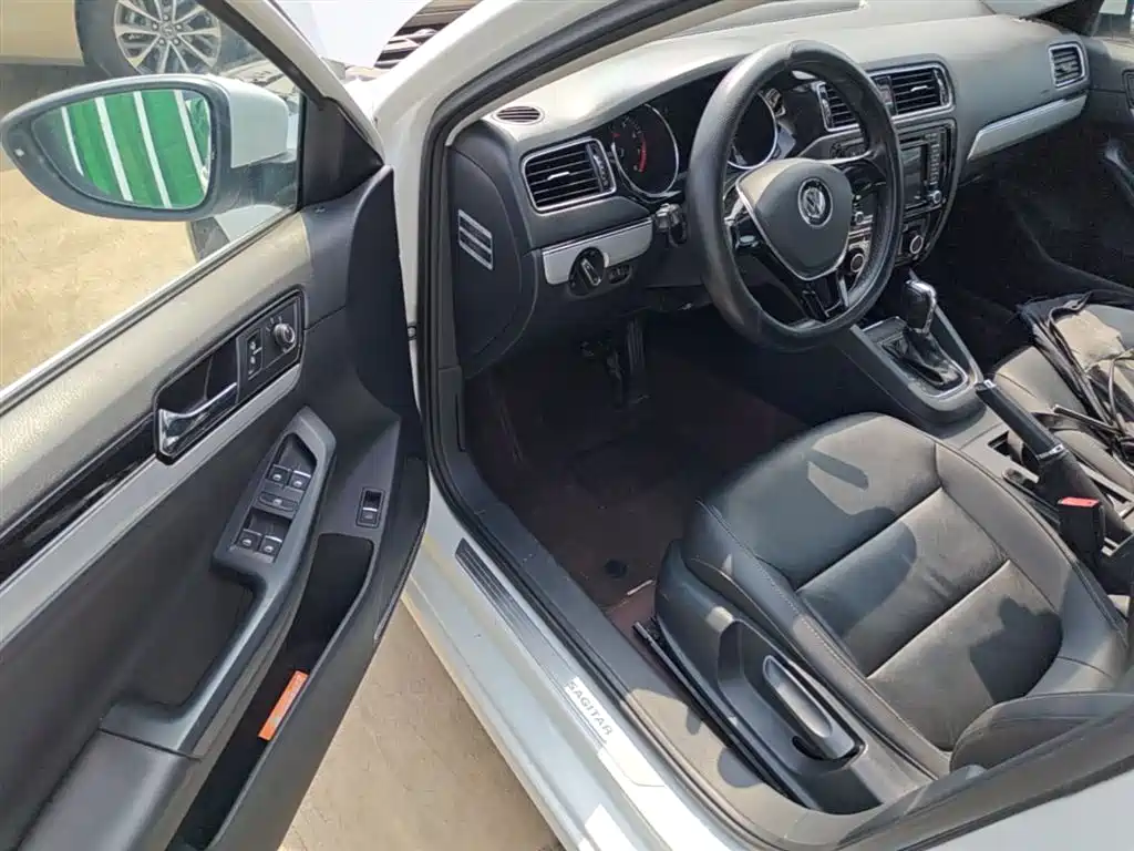 Volkswagen Sagitar 2015 230TSI Automatic Comfort фото 23