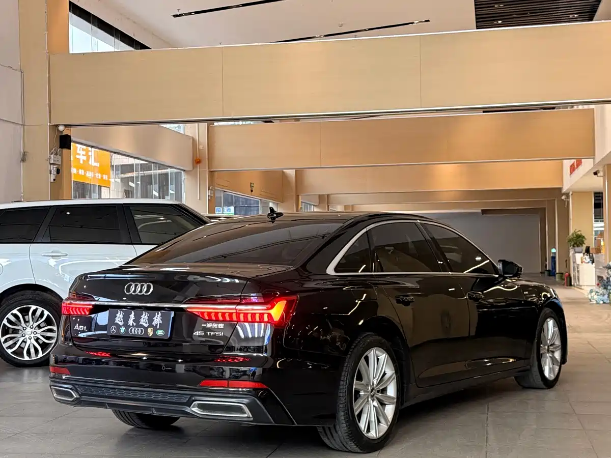 Photo 9 - Audi A6L