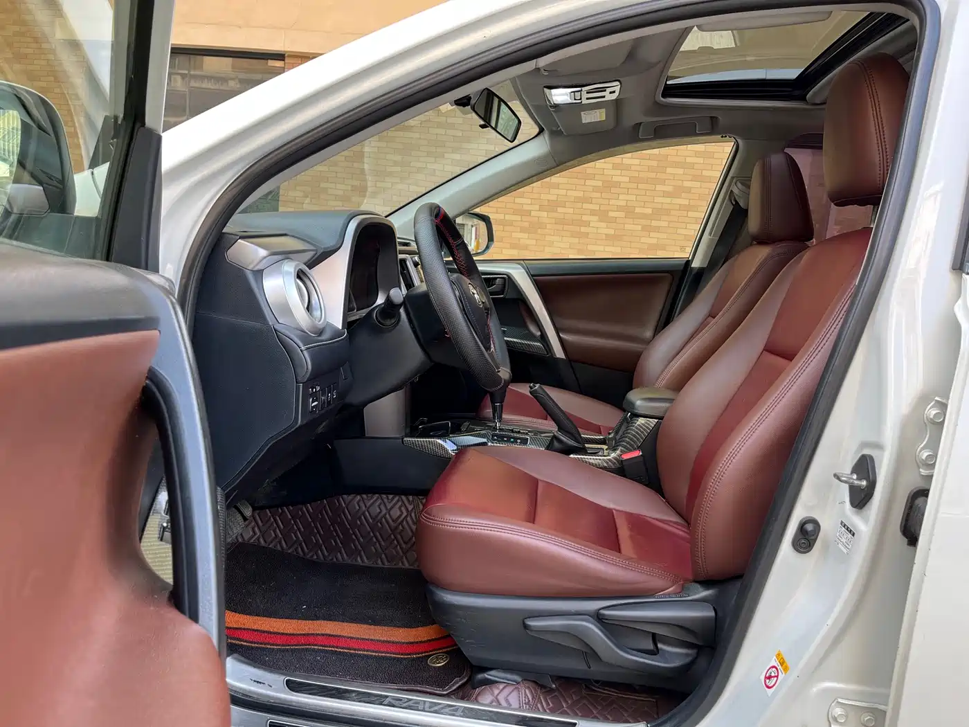 Toyota RAV4 Rongfang 2016 2.0L CVT 2WD Trend (China V) фото 13