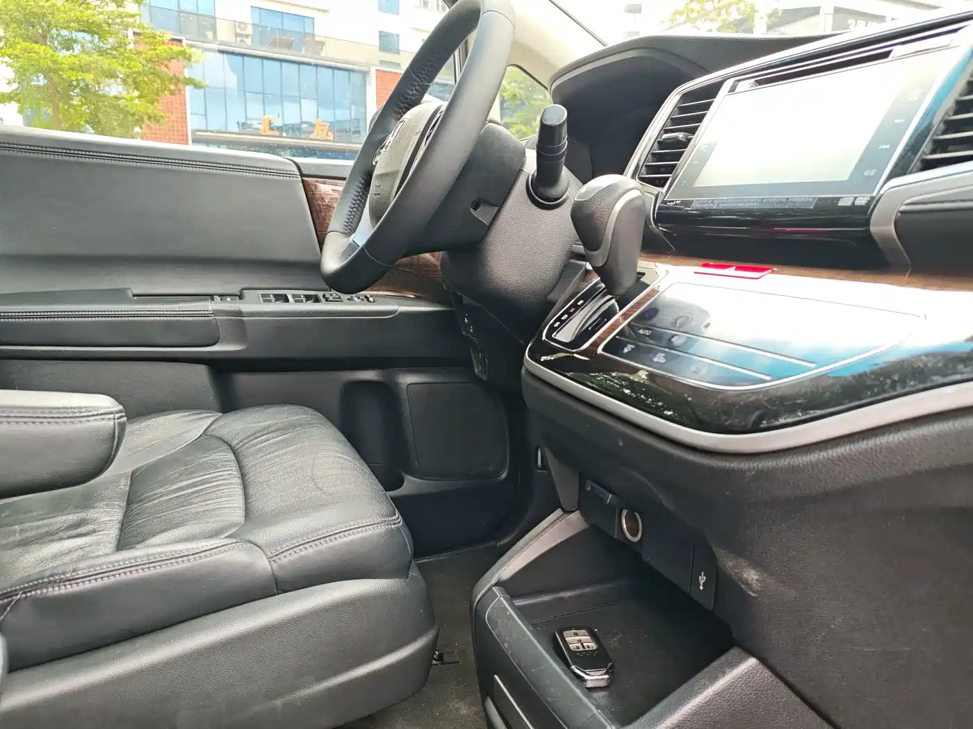 Photo 18 - Honda Odyssey