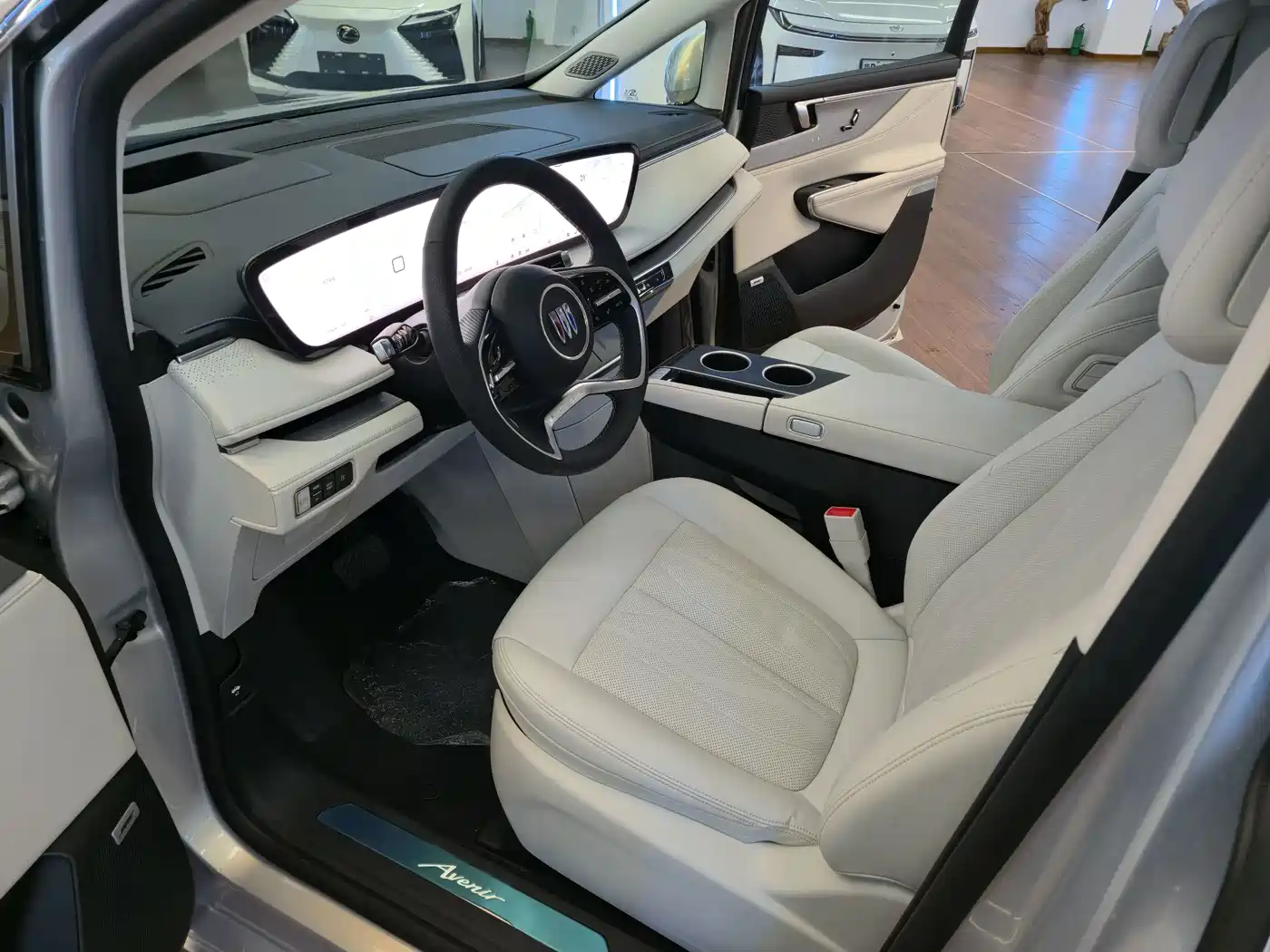 Buick GL8 New Energy 2024 2024 Landglory Luxury Edition 7-Seater