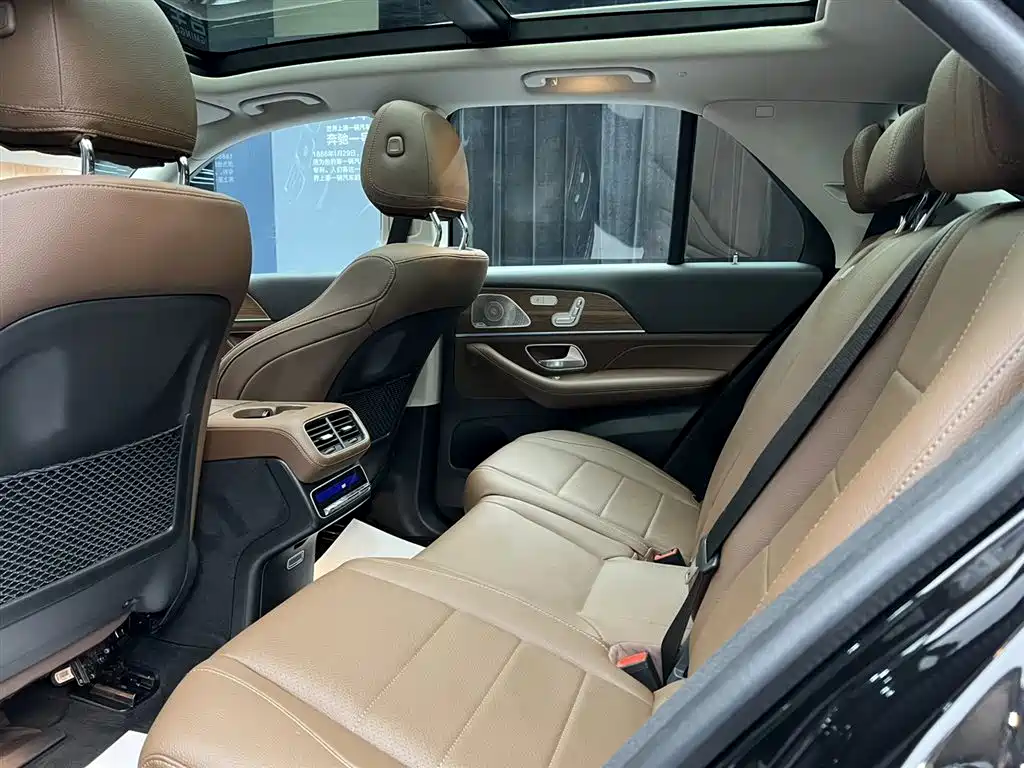 Mercedes-Benz GLE 2024 GLE 450 4MATIC Fashion фото 26