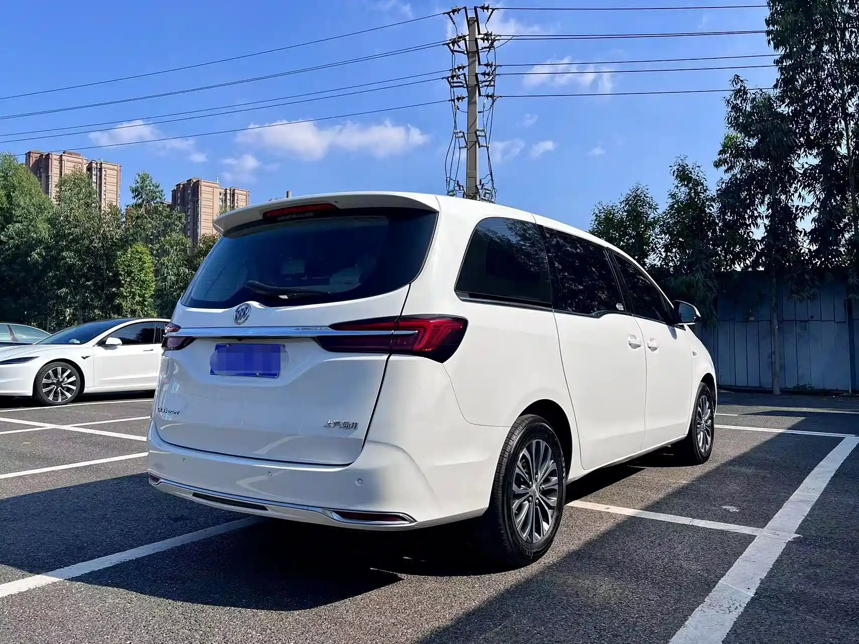 Фото 4 - Buick GL8